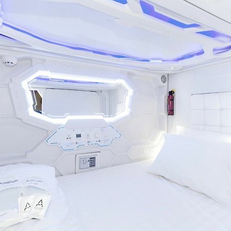 Avagard Capsule Hotel - Suvarnabhumi Airport Самутпракан Екстер'єр фото